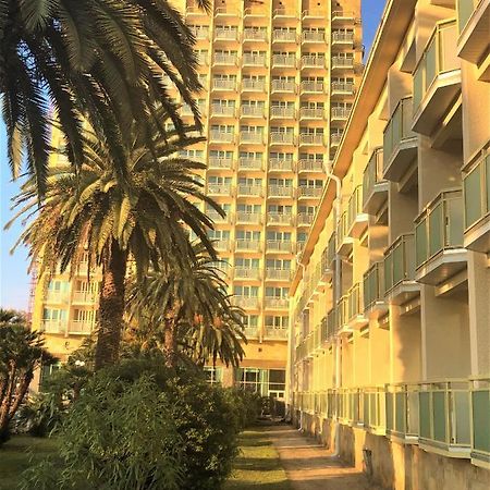 גגרה Amza Park Hotel מראה חיצוני תמונה