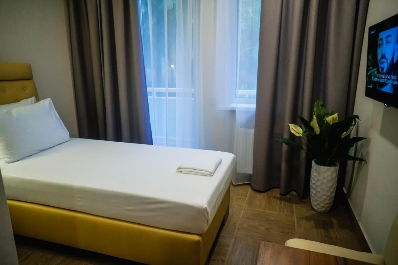 גגרה Amza Park Hotel מראה חיצוני תמונה