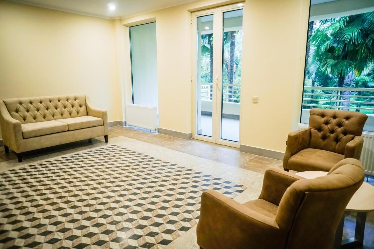 גגרה Amza Park Hotel מראה חיצוני תמונה