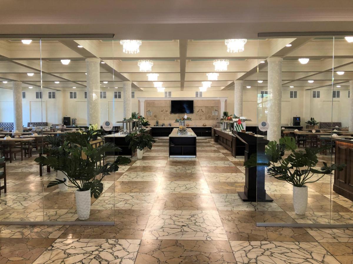 גגרה Amza Park Hotel מראה חיצוני תמונה