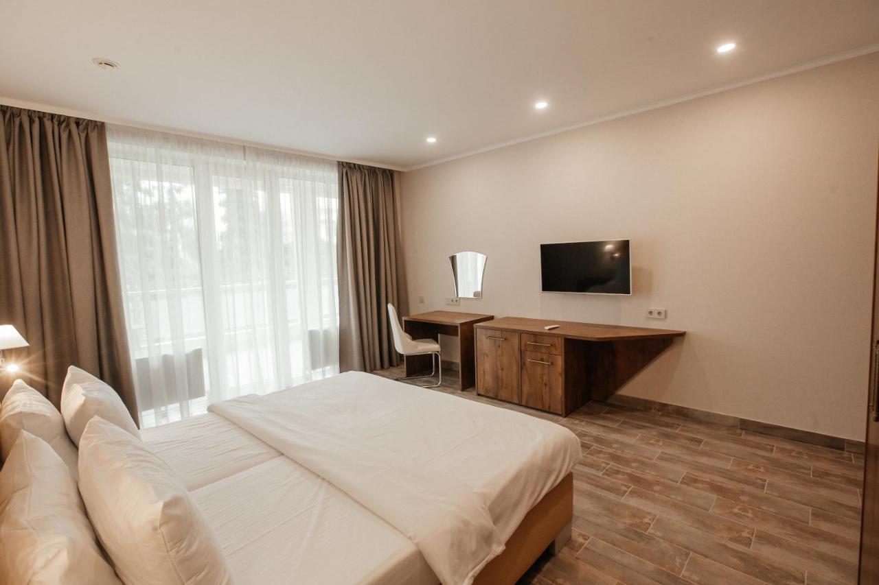 גגרה Amza Park Hotel מראה חיצוני תמונה