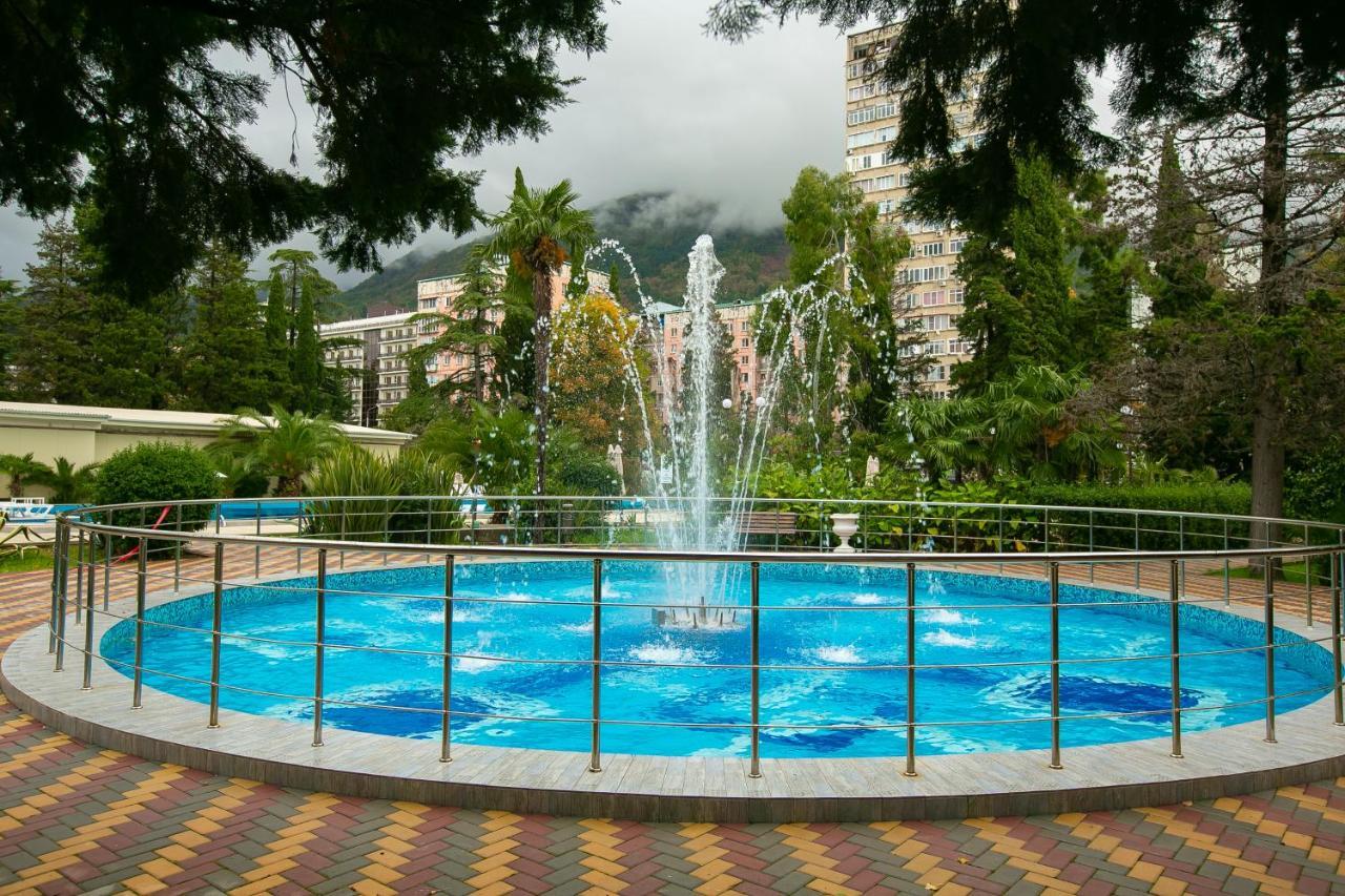 גגרה Amza Park Hotel מראה חיצוני תמונה