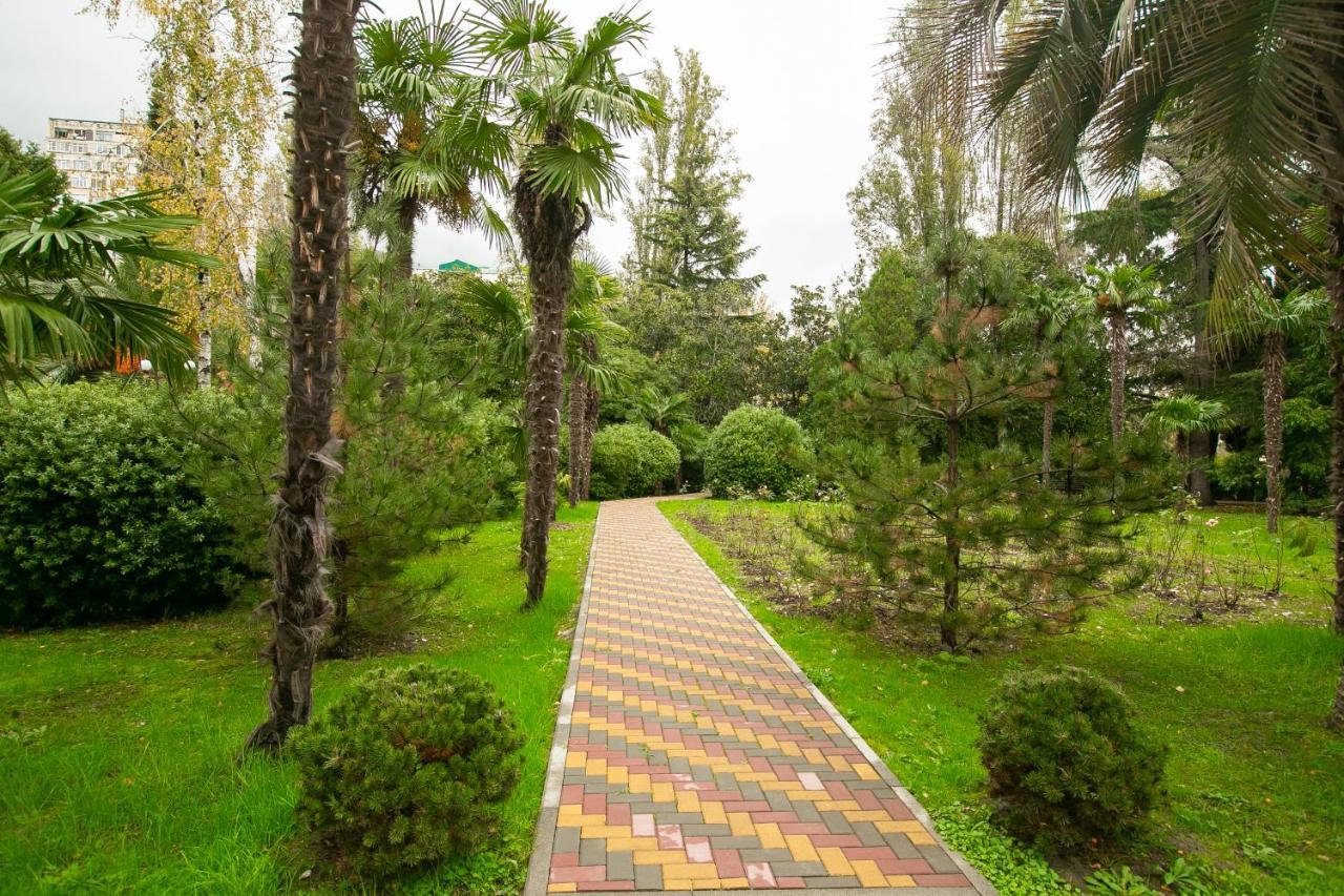 גגרה Amza Park Hotel מראה חיצוני תמונה