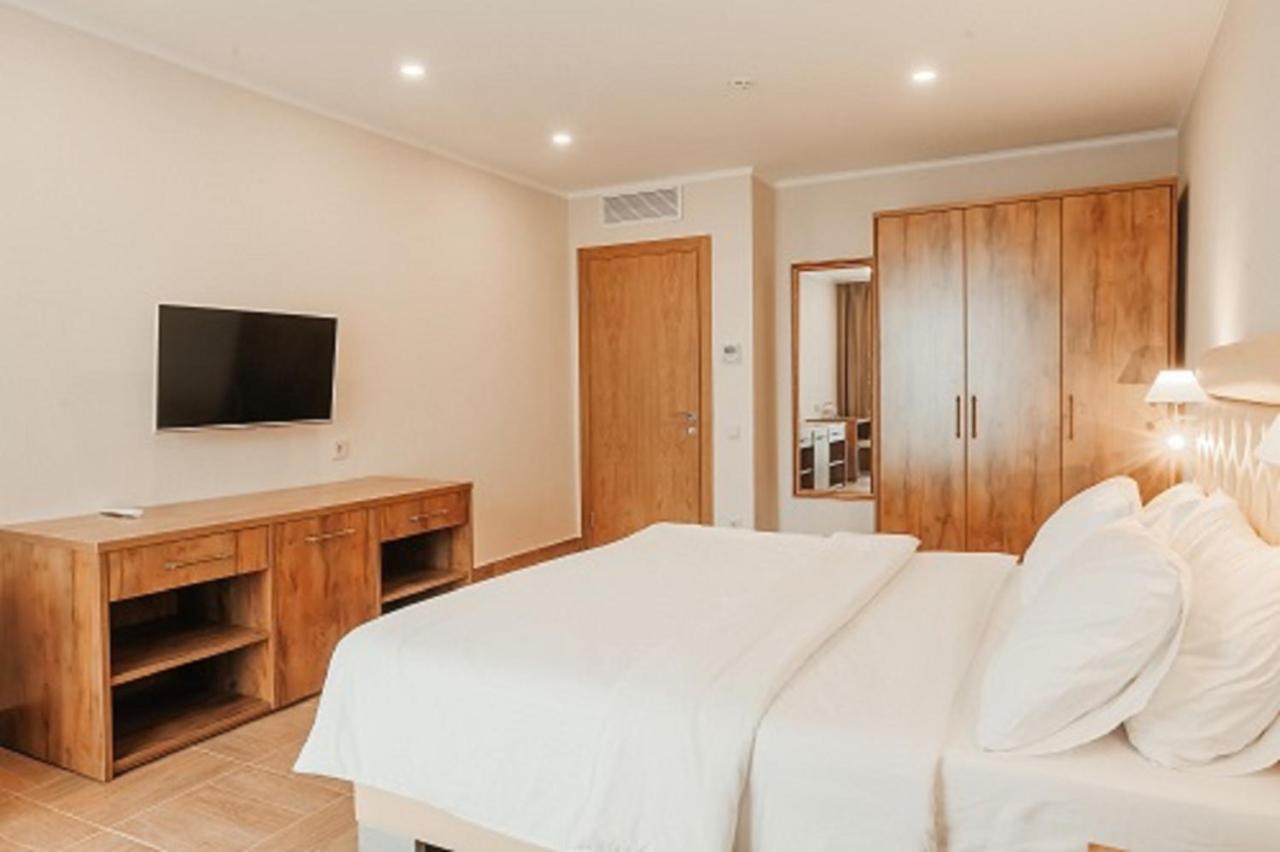 גגרה Amza Park Hotel מראה חיצוני תמונה