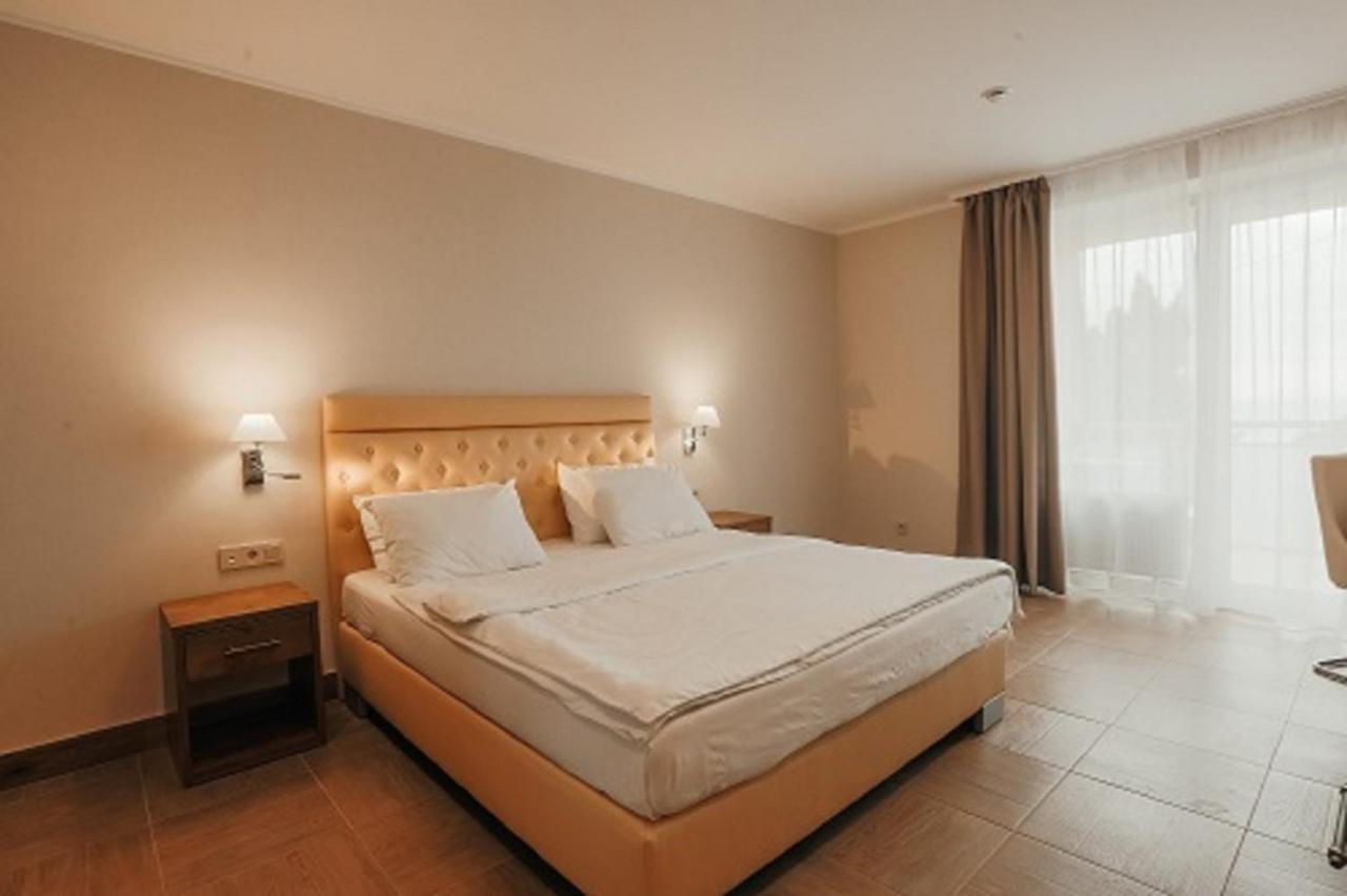גגרה Amza Park Hotel מראה חיצוני תמונה