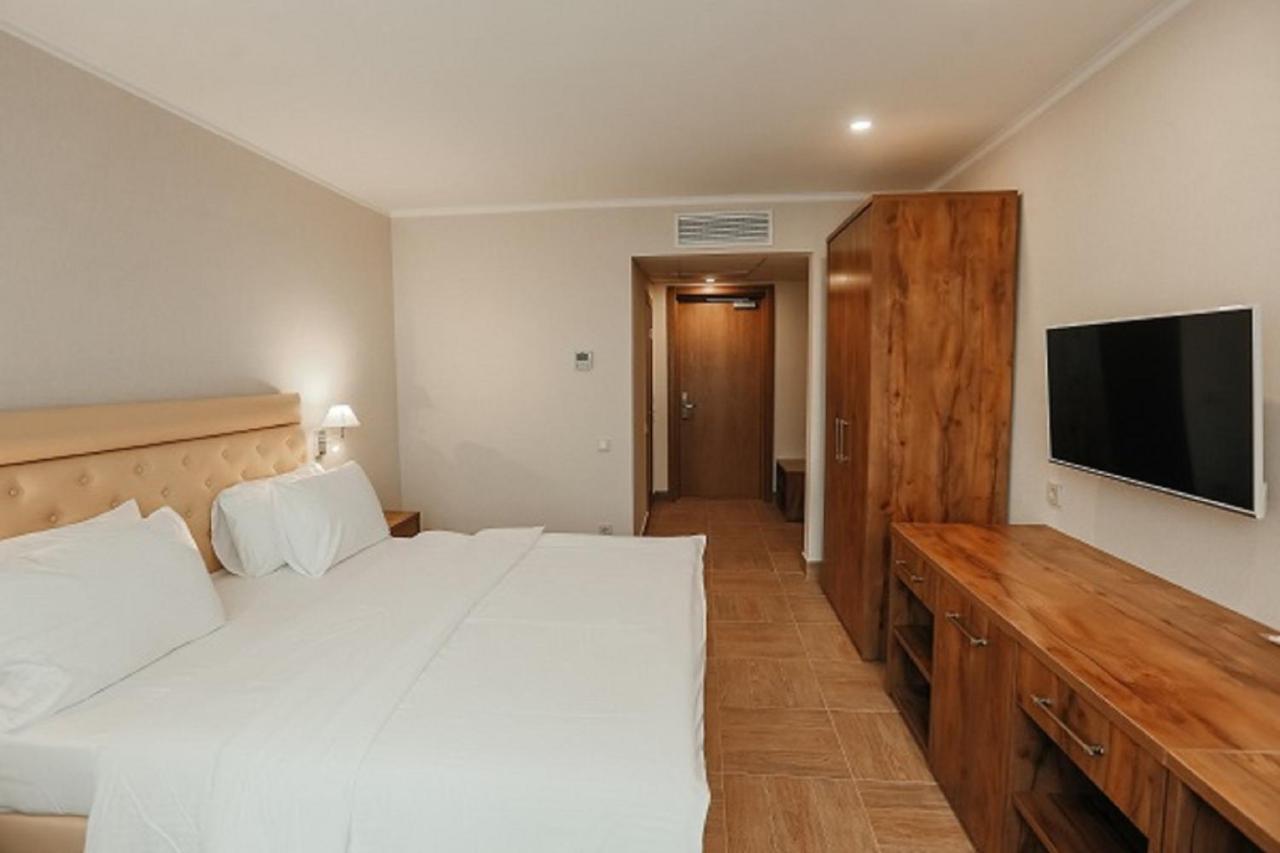 גגרה Amza Park Hotel מראה חיצוני תמונה