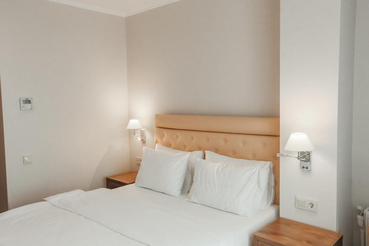 גגרה Amza Park Hotel מראה חיצוני תמונה