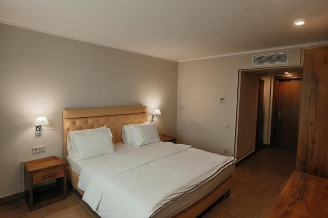 גגרה Amza Park Hotel מראה חיצוני תמונה
