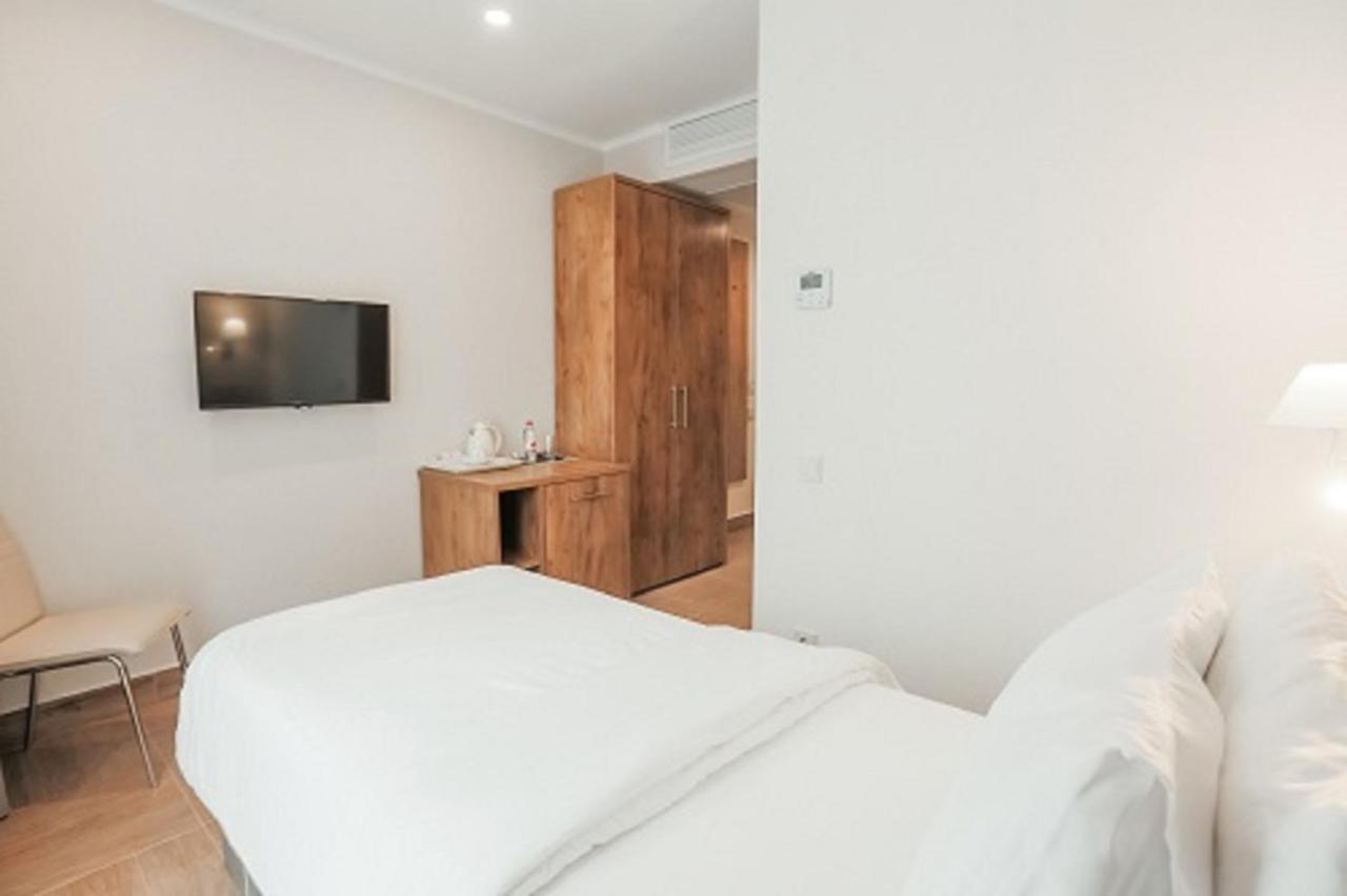 גגרה Amza Park Hotel מראה חיצוני תמונה