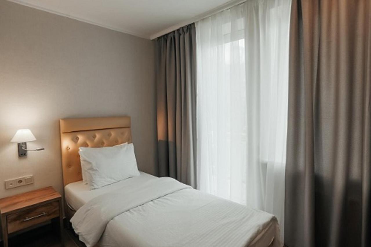 גגרה Amza Park Hotel מראה חיצוני תמונה