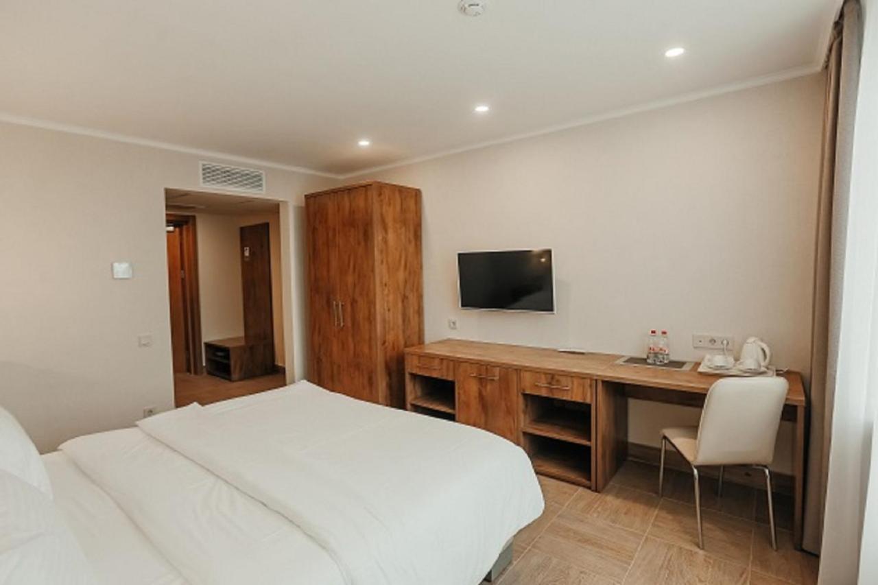 גגרה Amza Park Hotel מראה חיצוני תמונה