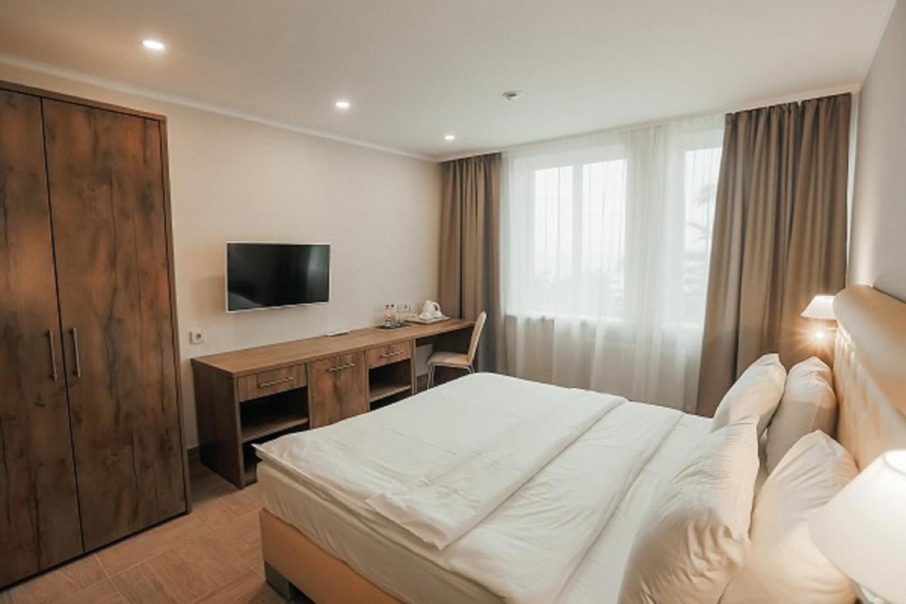 גגרה Amza Park Hotel מראה חיצוני תמונה