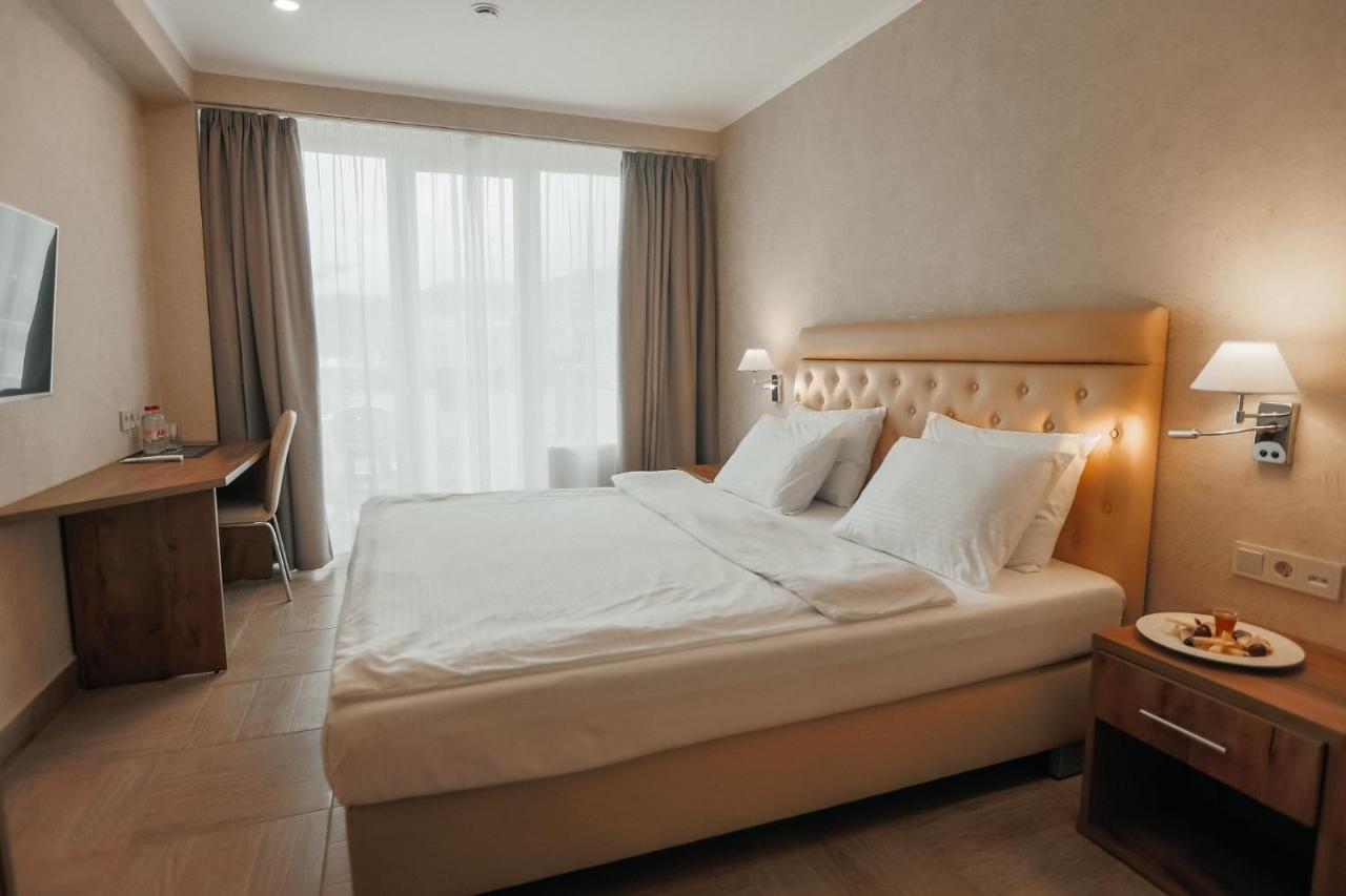 גגרה Amza Park Hotel מראה חיצוני תמונה
