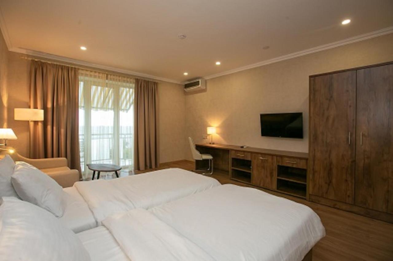 גגרה Amza Park Hotel מראה חיצוני תמונה