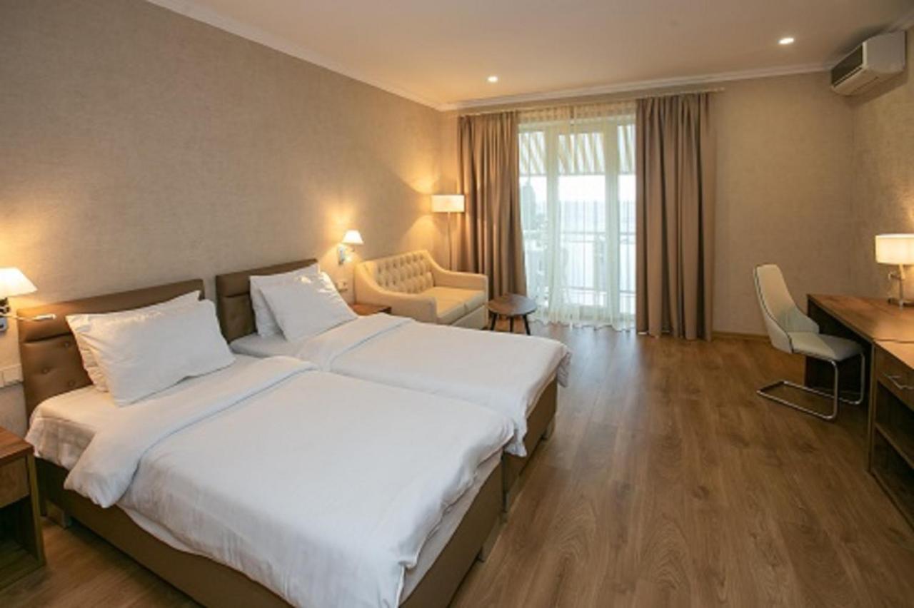 גגרה Amza Park Hotel מראה חיצוני תמונה