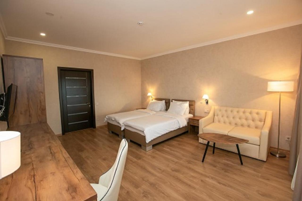 גגרה Amza Park Hotel מראה חיצוני תמונה