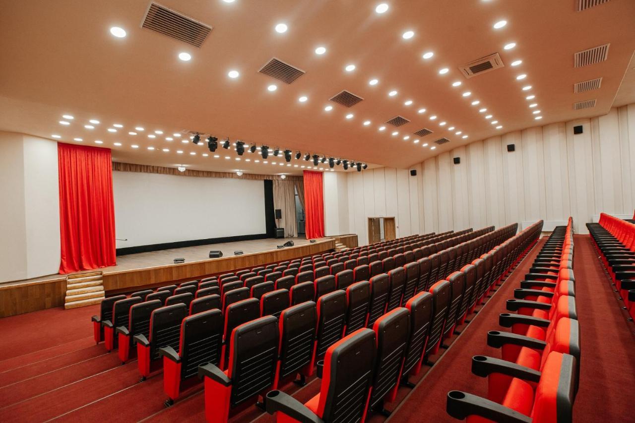 גגרה Amza Park Hotel מראה חיצוני תמונה