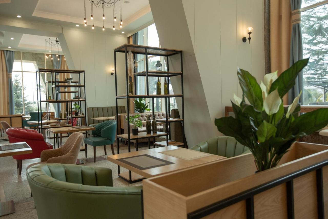 גגרה Amza Park Hotel מראה חיצוני תמונה