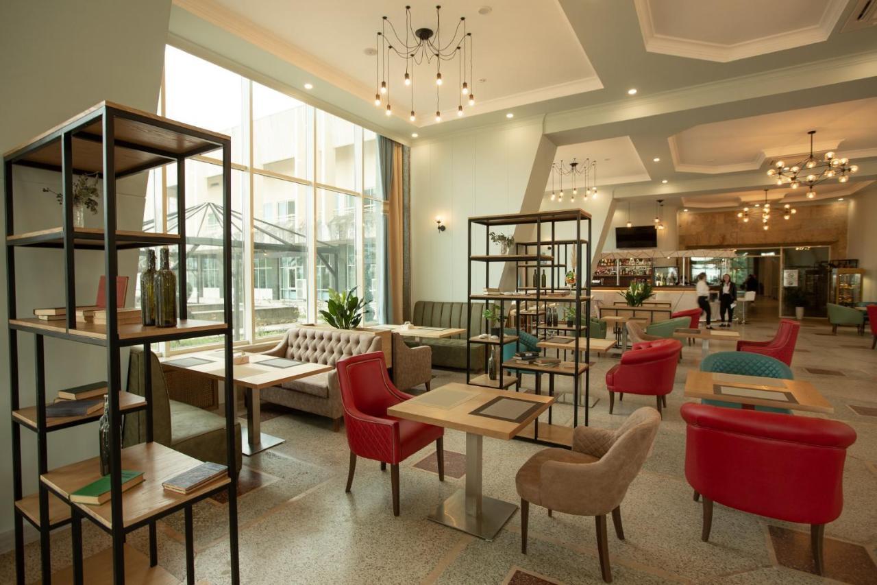 גגרה Amza Park Hotel מראה חיצוני תמונה